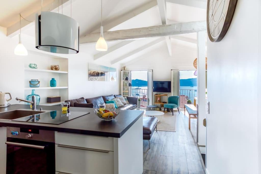 #40 Bright Sea View Suite For 6 2Mins Walk Port & Sea Villefranche-sur-Mer Eksteriør bilde