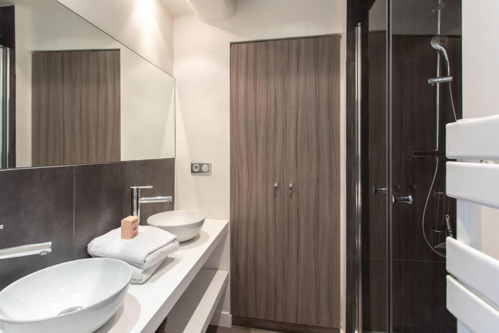 #40 Bright Sea View Suite For 6 2Mins Walk Port & Sea Villefranche-sur-Mer Eksteriør bilde