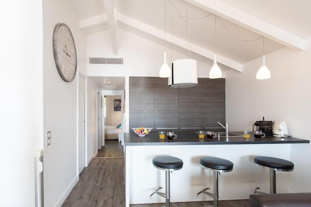 #40 Bright Sea View Suite For 6 2Mins Walk Port & Sea Villefranche-sur-Mer Eksteriør bilde